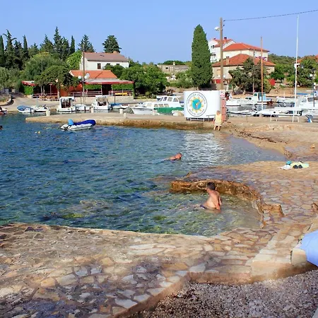 Apartment Apartments By The Sea Ugljan - 8301 Ugljan