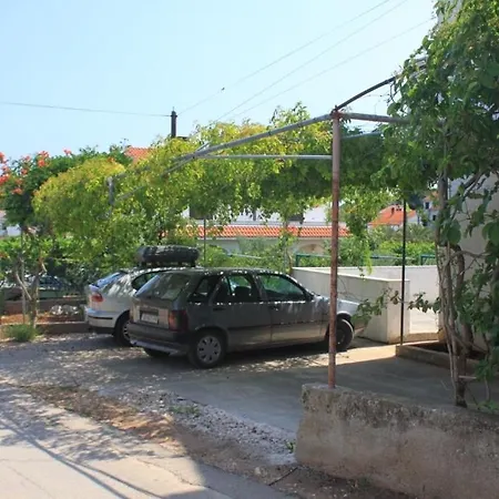 Apartments By The Sea Ugljan - 8301