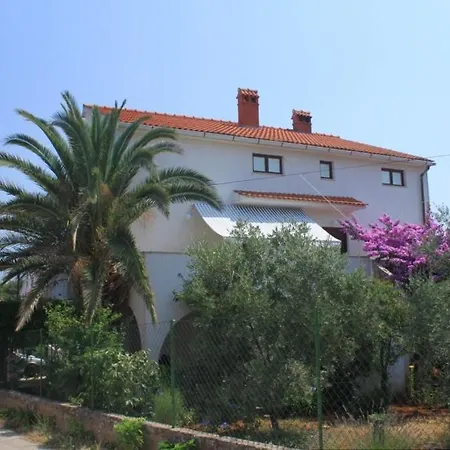 Apartments By The Sea Ugljan - 8301 Apartment Ugljan