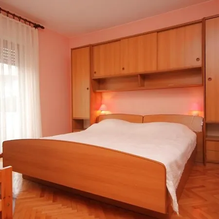 Apartments By The Sea Ugljan - 8301 * Ugljan