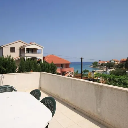 Apartment Apartments By The Sea Ugljan - 8301