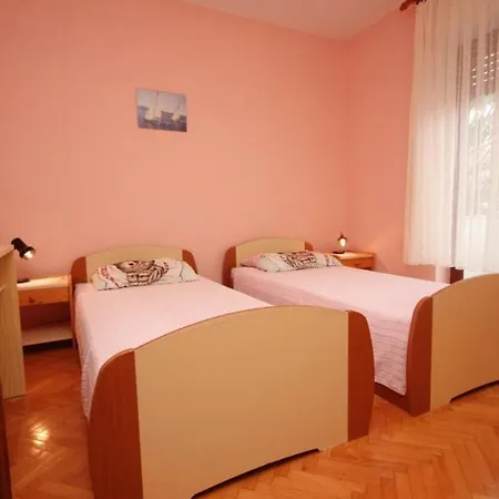 Apartment Apartments By The Sea Ugljan - 8301 Ugljan