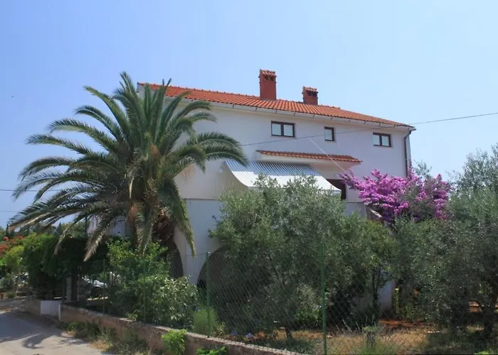 By The Sea - 8301 Apartman Ugljan